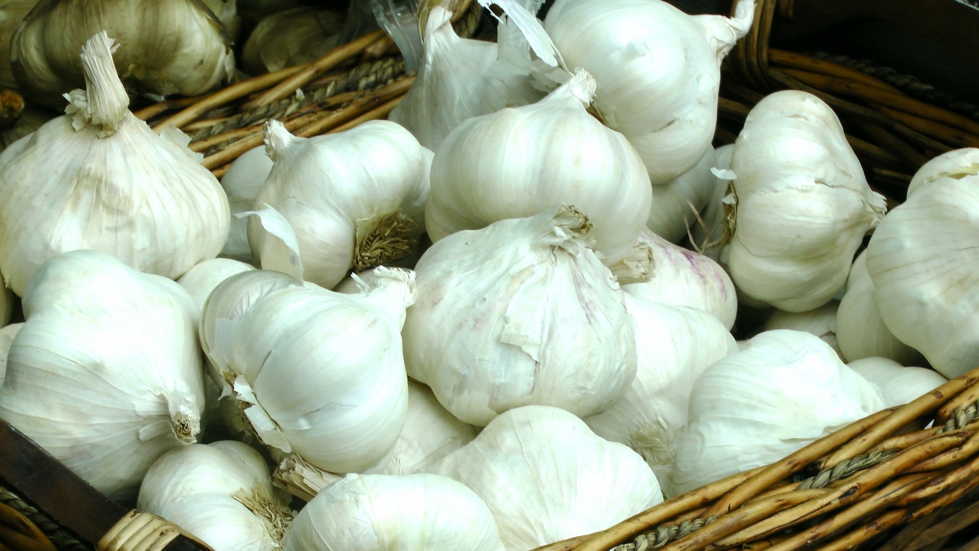 food food sign cloves garlic basket free photo
