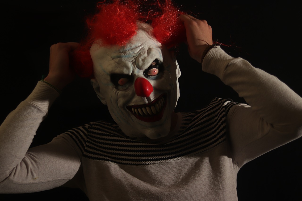 clown  fond  noire free photo