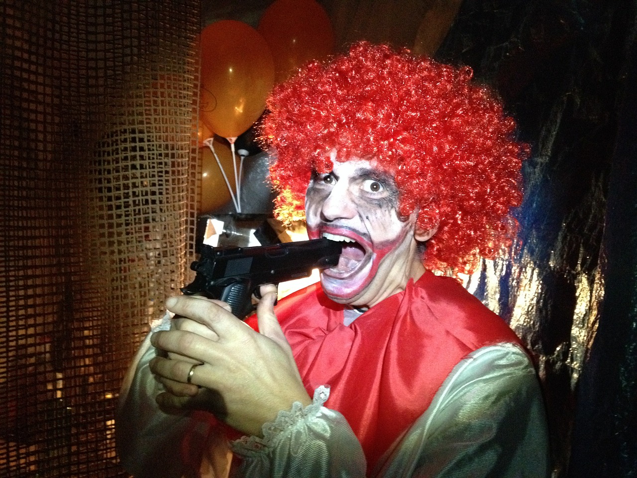 clown suicide halloween free photo