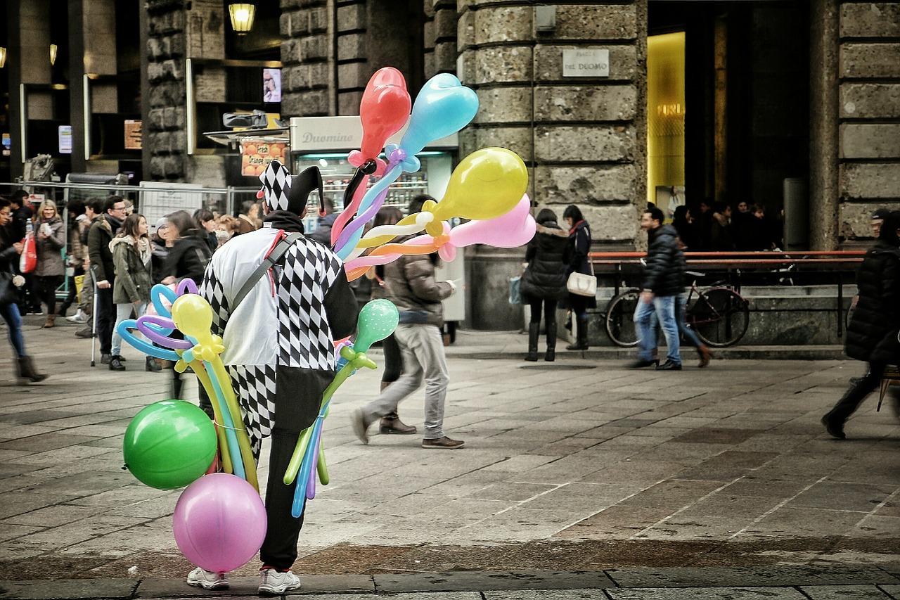 clown street milan free photo