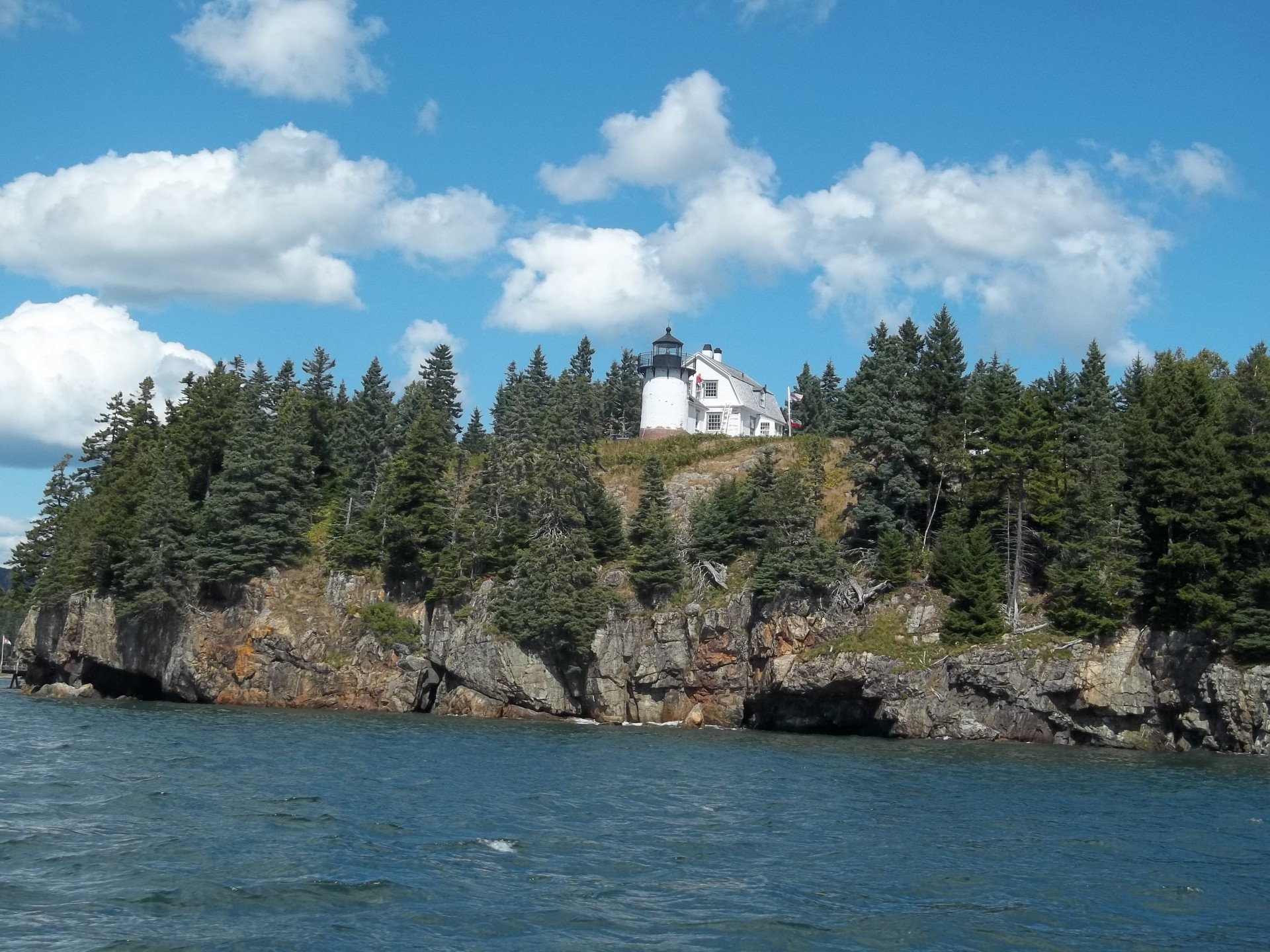 lighthouse island ocean free photo