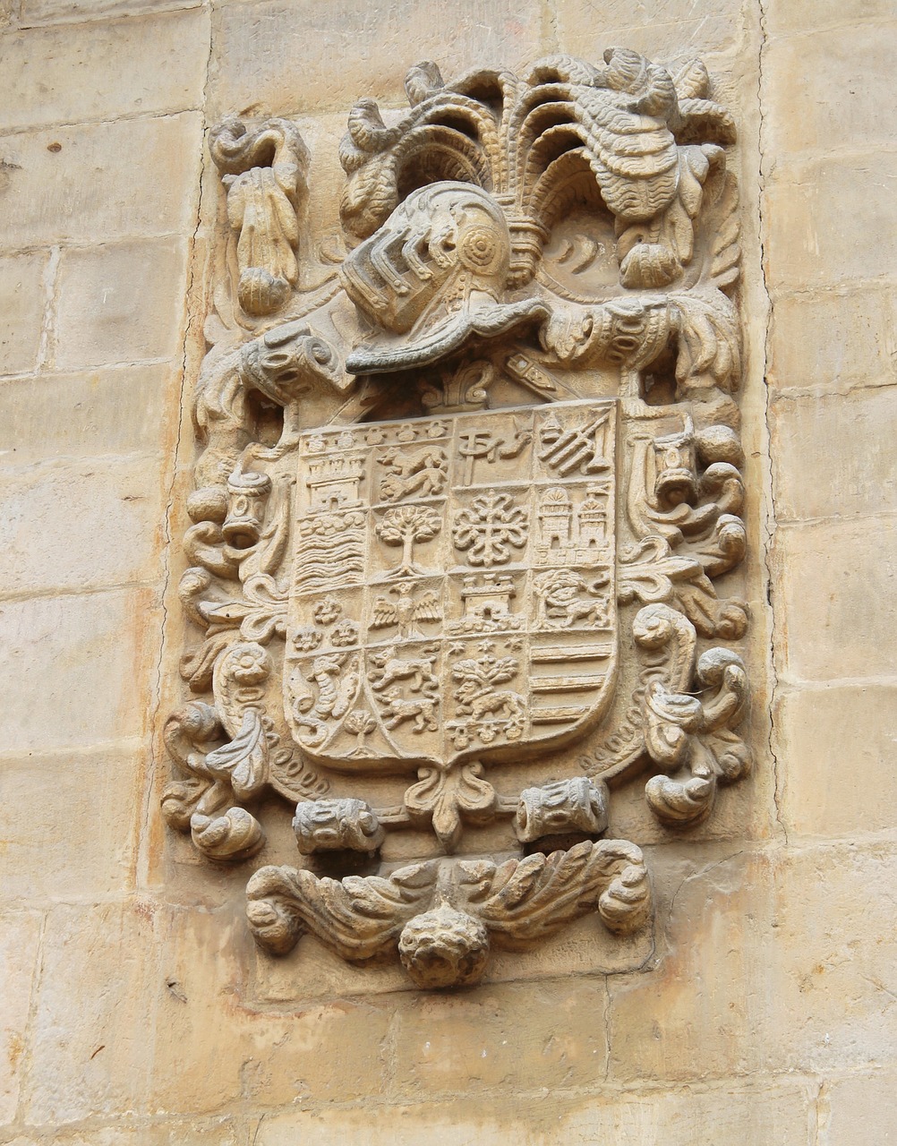 coat of arms stone relief northern spain free photo