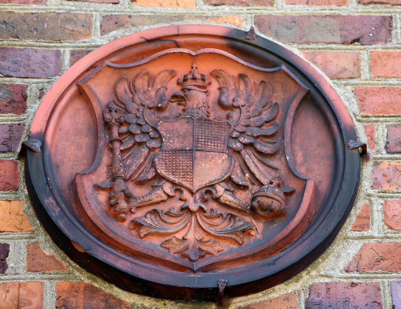 coat of arms  lake dusia  monument free photo