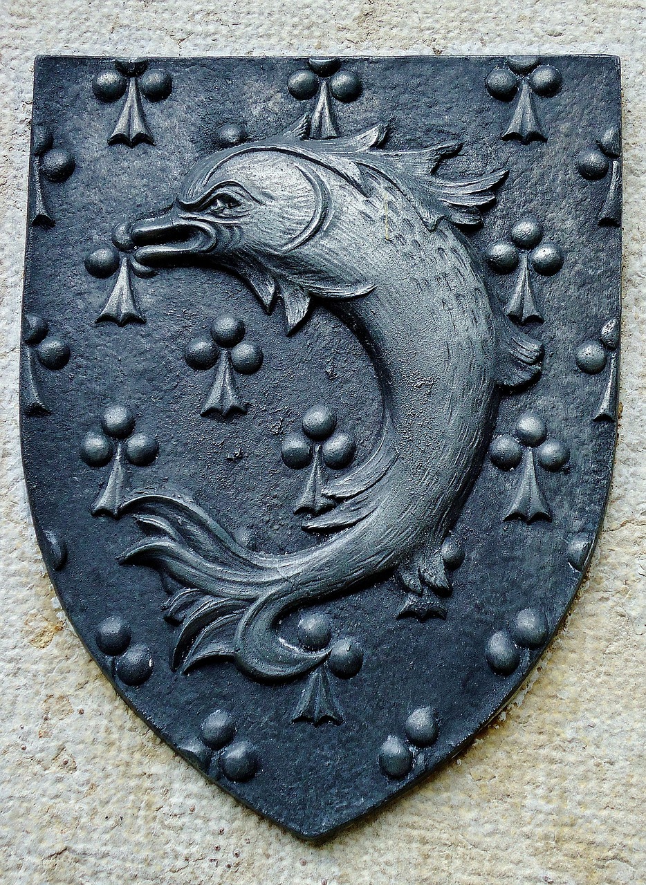 coat of arms iron pérouges free photo