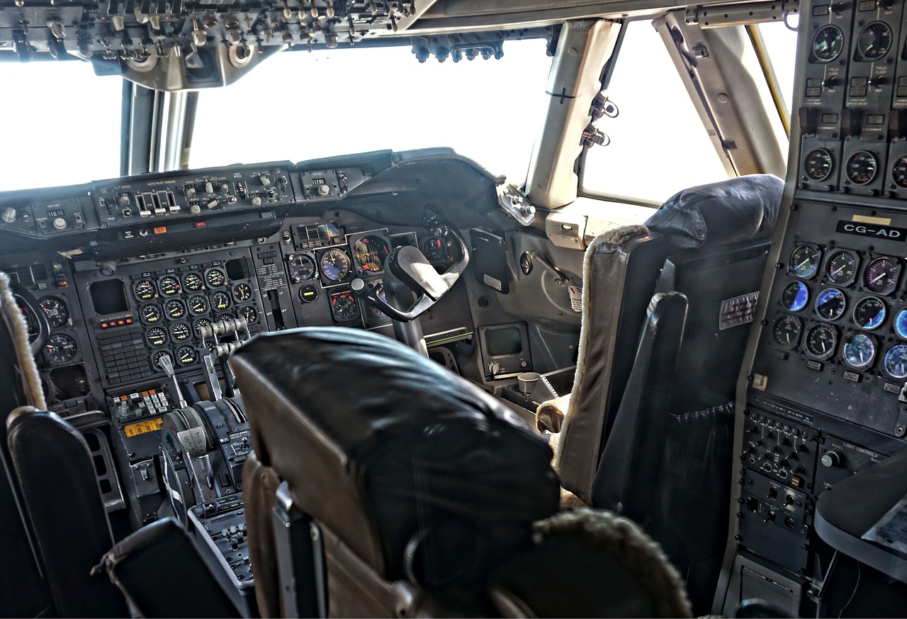 cockpit antonov aircraft free photo