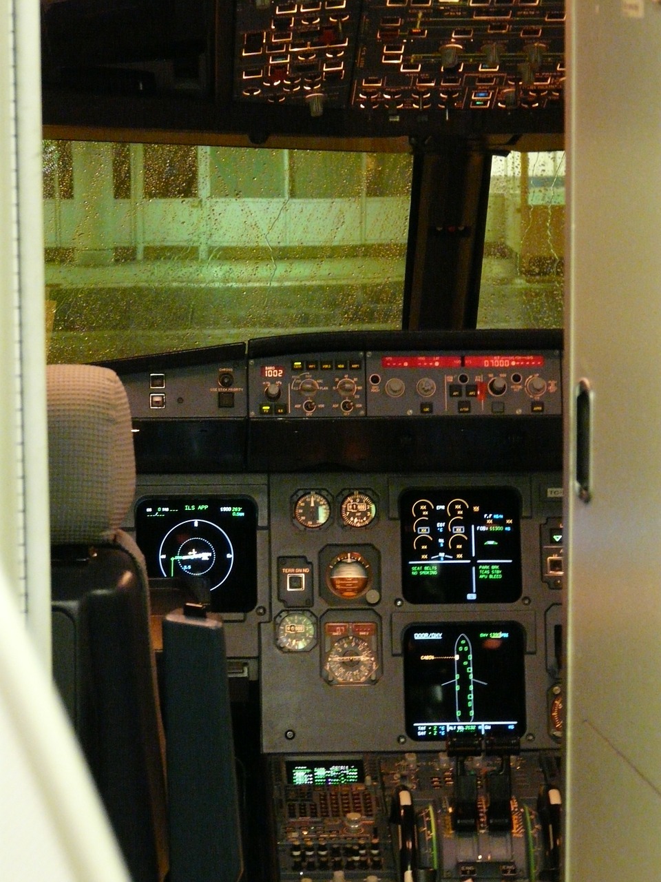 cockpit flight deck aircraft free photo