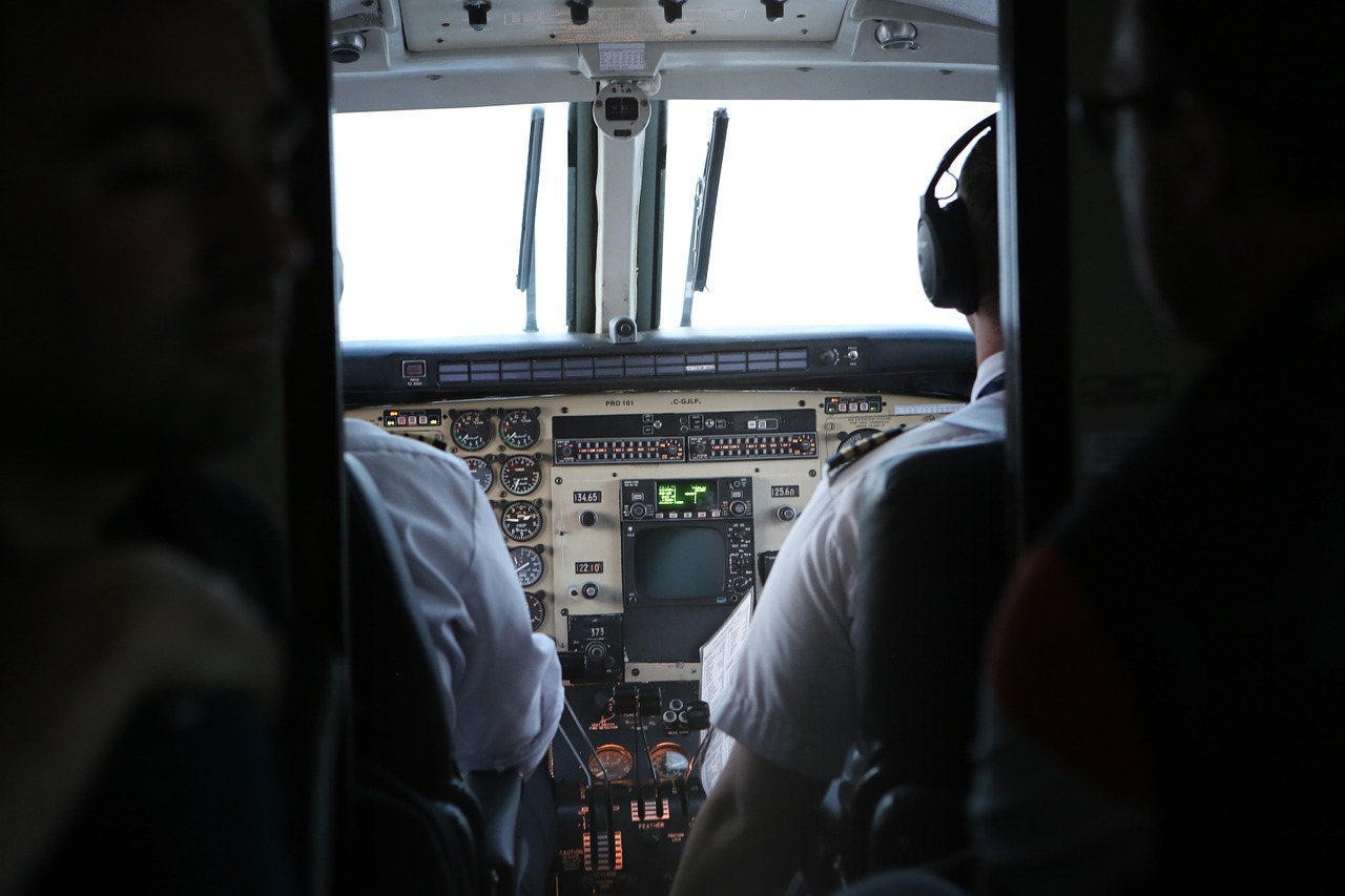 cockpit pilot airplane free photo