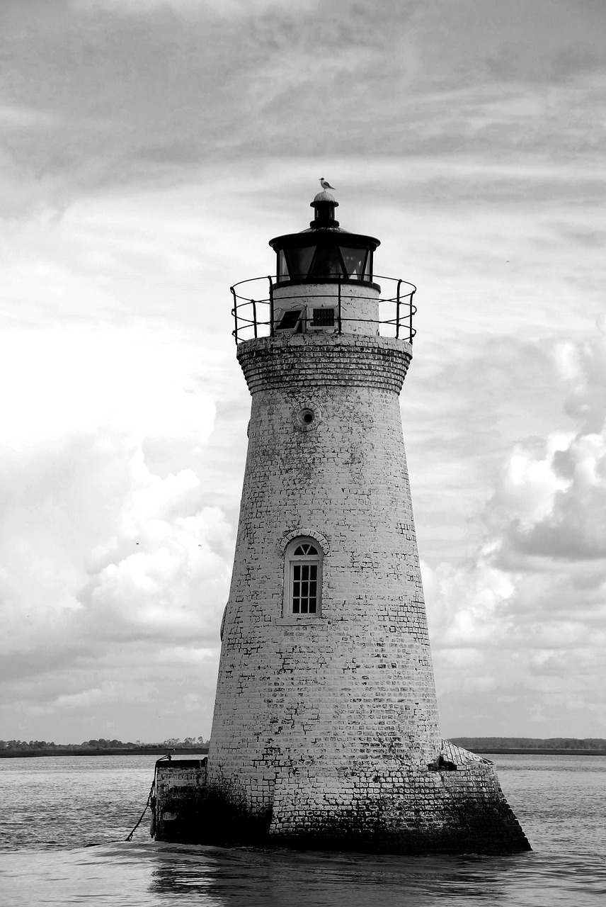 cockspur lighthouse  beacon  warning free photo