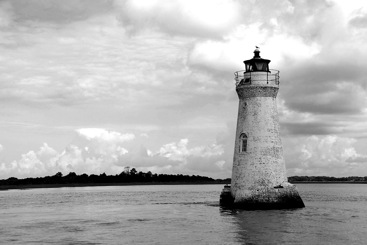 cockspur lighthouse  beacon  warning free photo