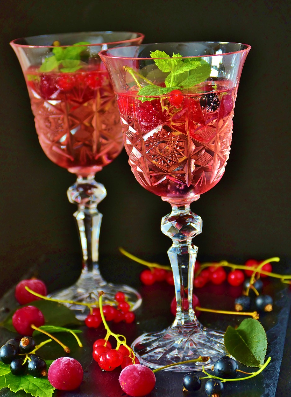 cocktail  prosecco  berries free photo