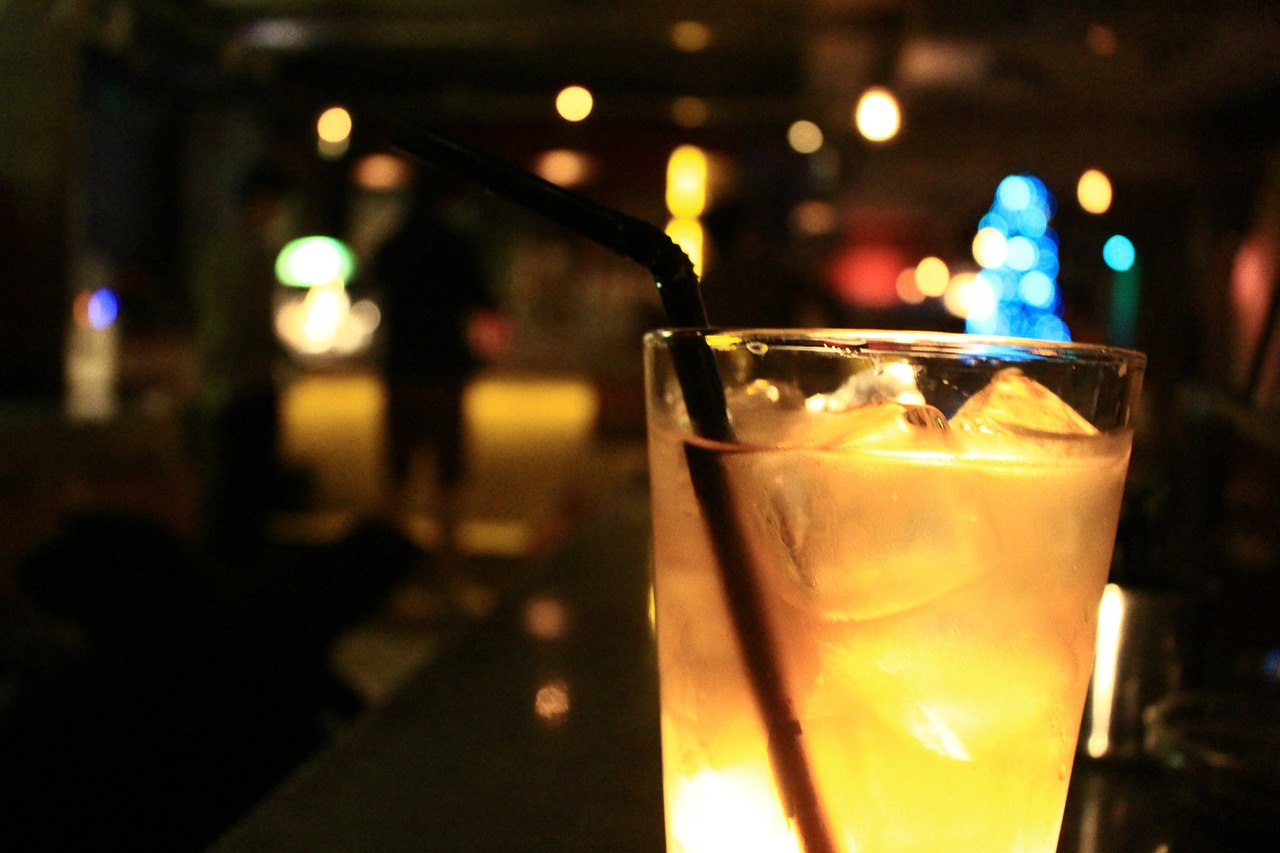 cocktail bar night free photo