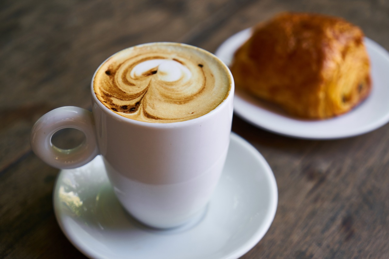 coffee croissant latte free photo