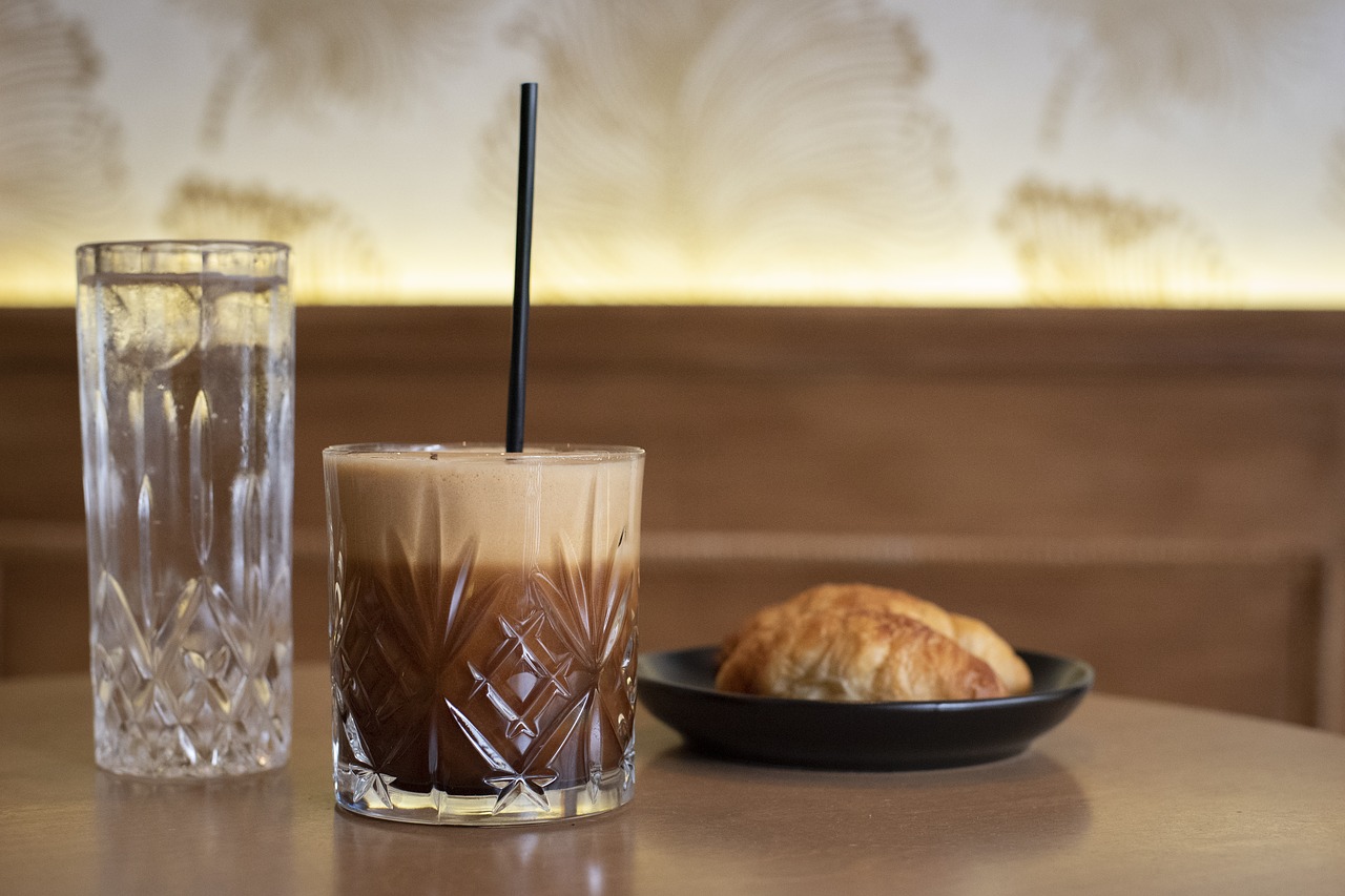 coffee  croissan  morning free photo