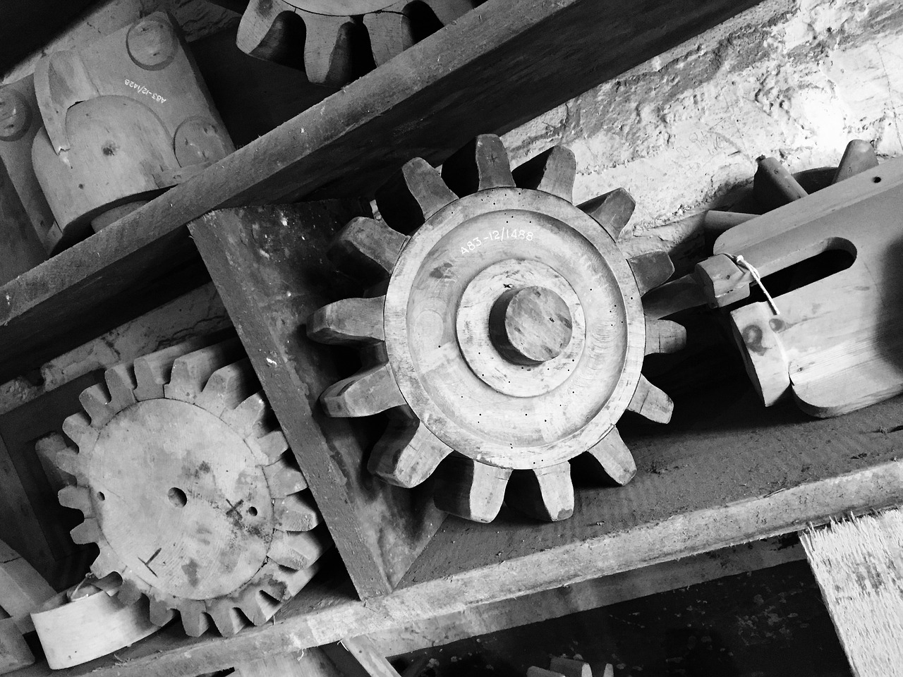 cogs mechanical gearwheel free photo