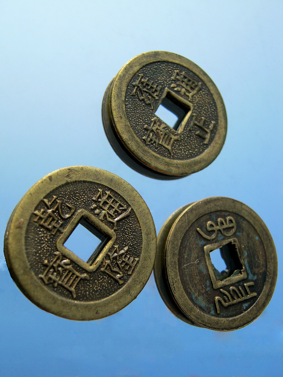 coin chinese hole free photo