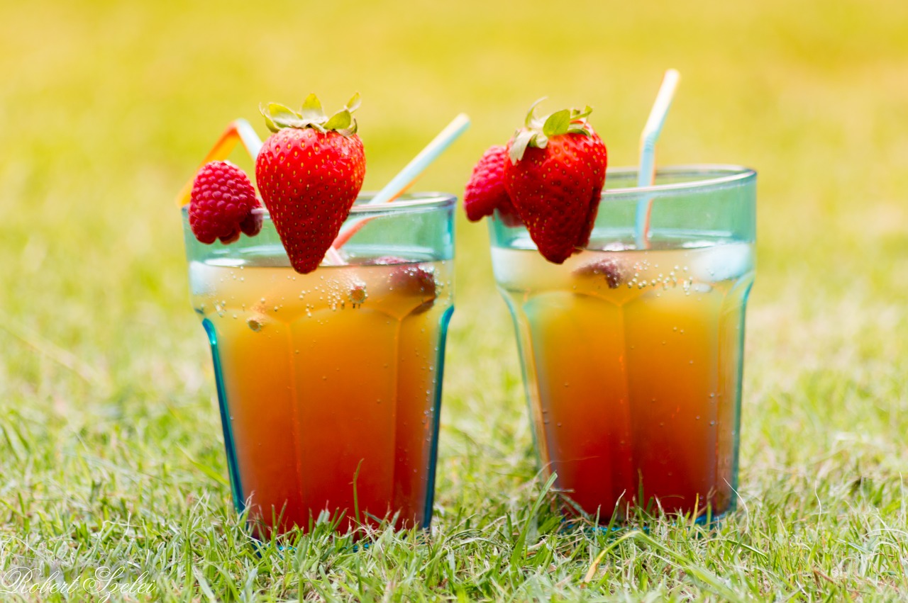 cold drinks  strawberry  drinks free photo