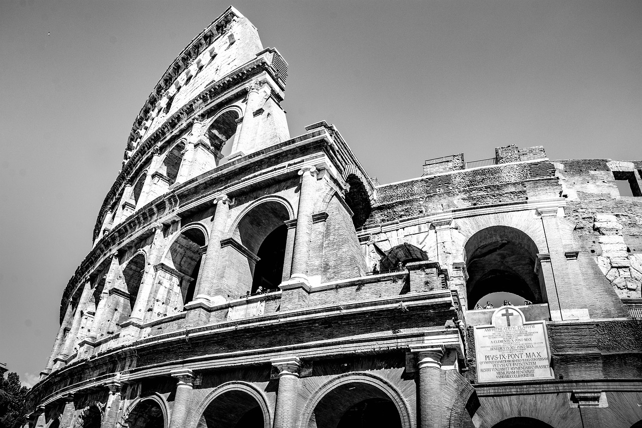 coliseum  rome  italy free photo