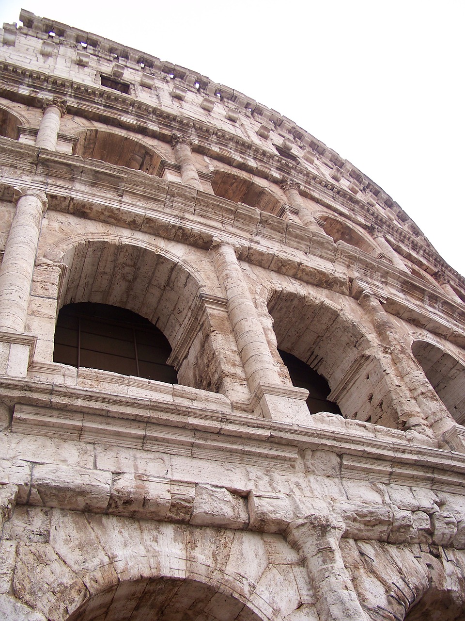coliseum ancient architecture italy free photo