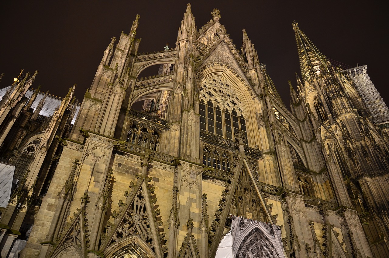 cologne church evening free photo