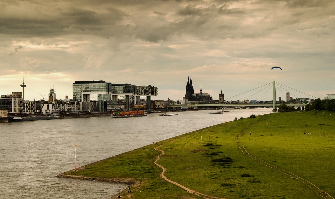 cologne rhine cologne cathedral free photo