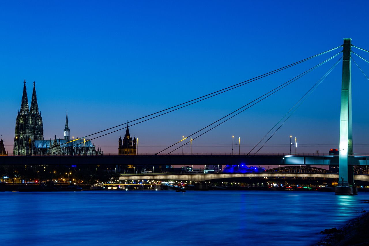 cologne  dom  rhine free photo