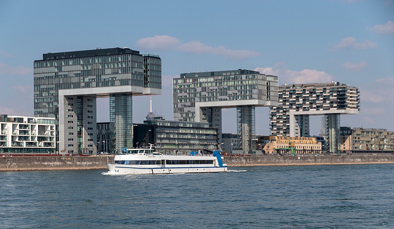 cologne  rhine  germany free photo