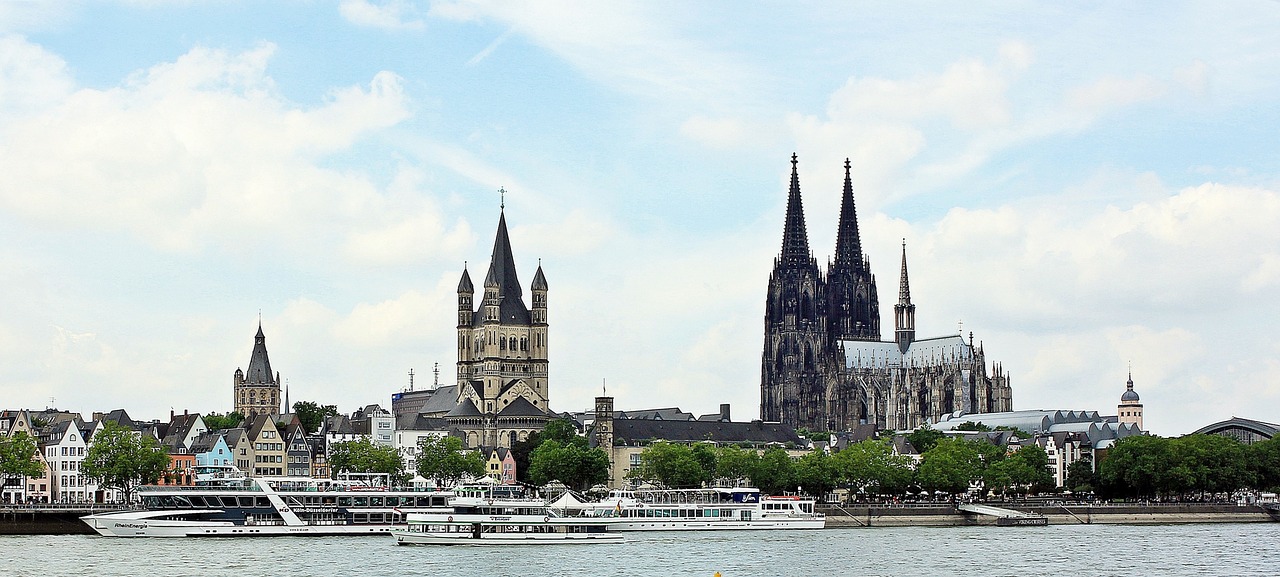 cologne cathedral great st martin church old town free photo