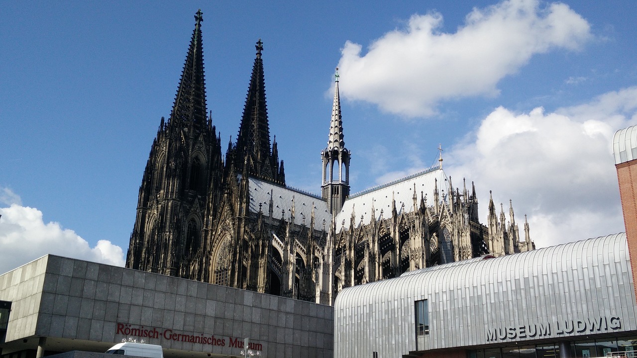 cologne cathedral landmark cologne church free photo