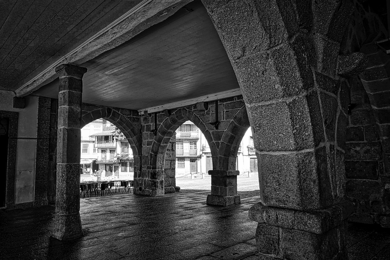 colonnade presbytery annex free photo