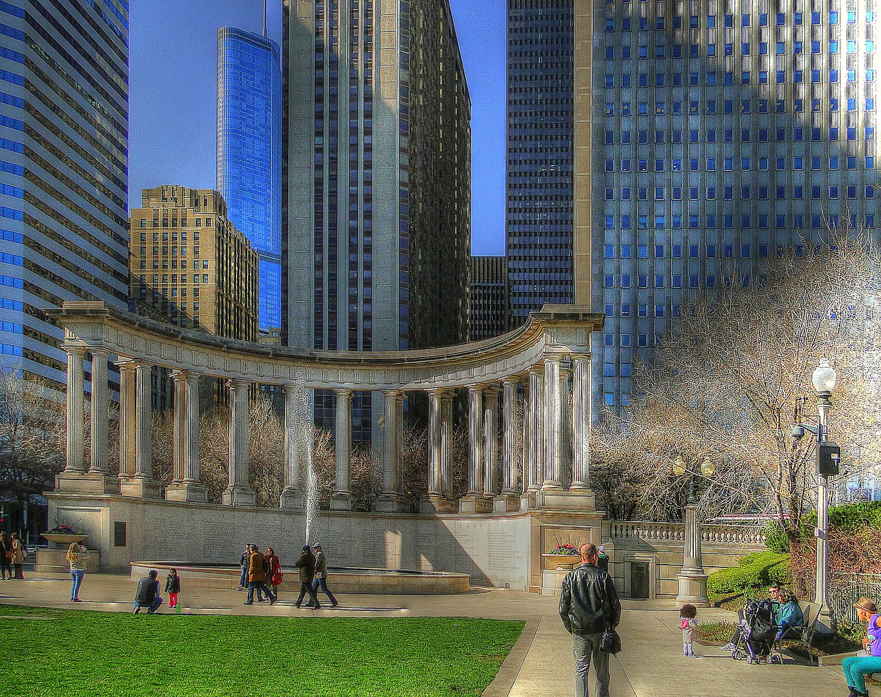 colonnade chicago columns free photo