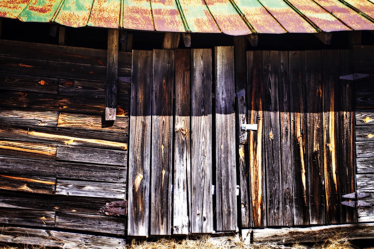 color old shed free photo