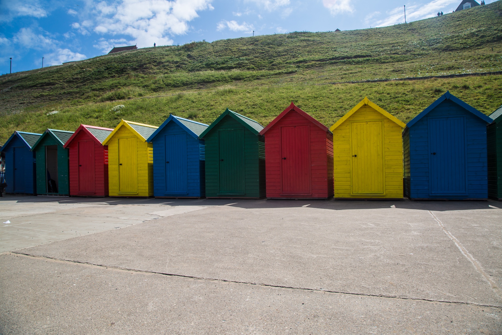 beach hut whitby free photo