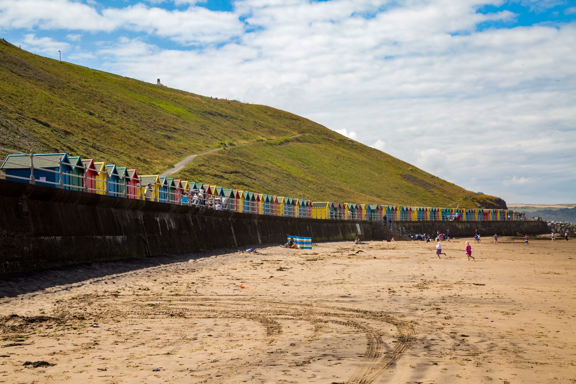 beach hut whitby free photo