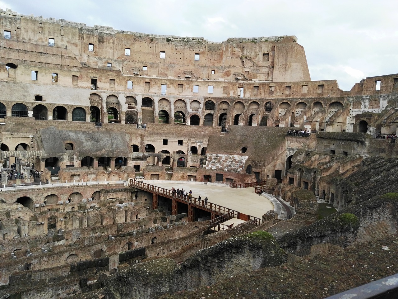 colosseum rome heritage free photo