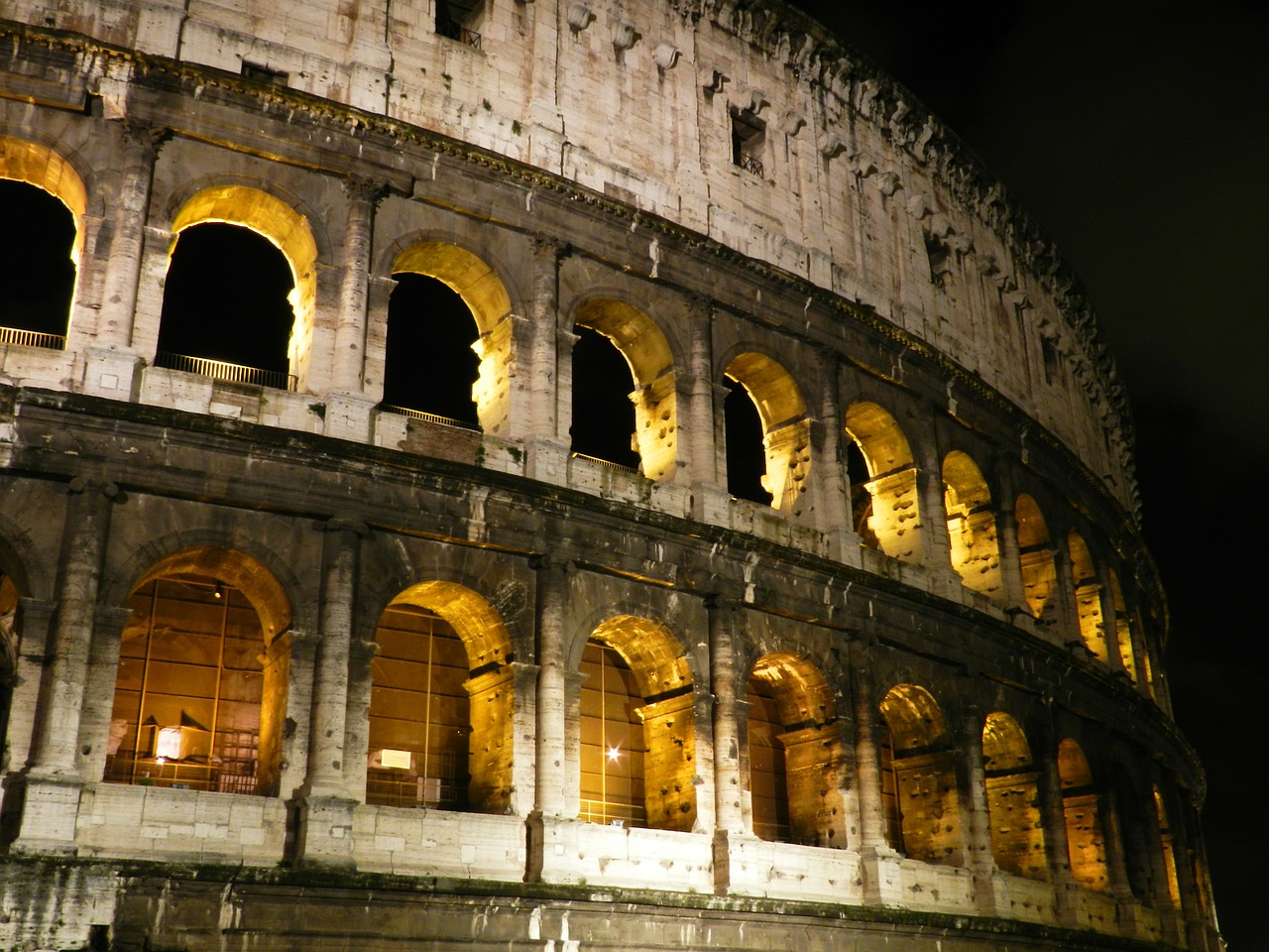 colosseum lights night free photo