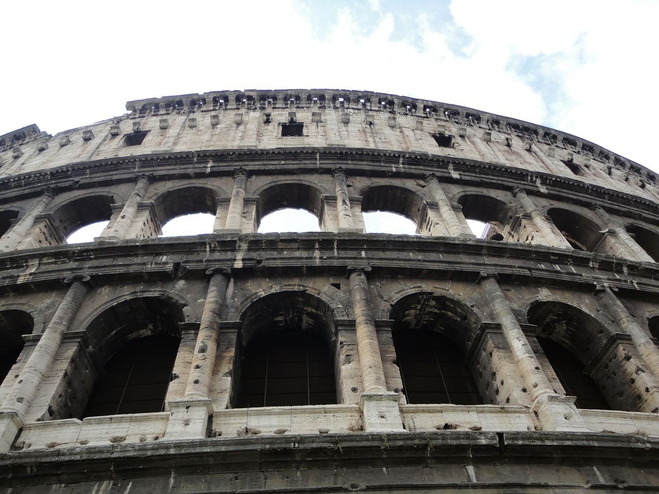 colosseum rome italy free photo