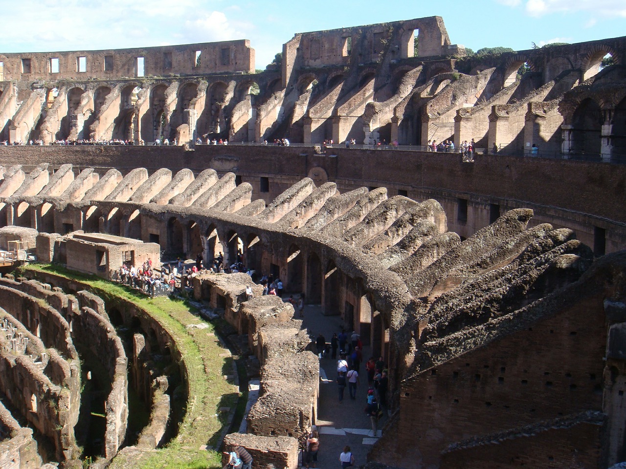 colosseum coliseum flavian amphitheatre free photo