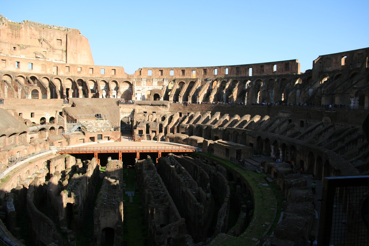 colosseum  rome  italy free photo