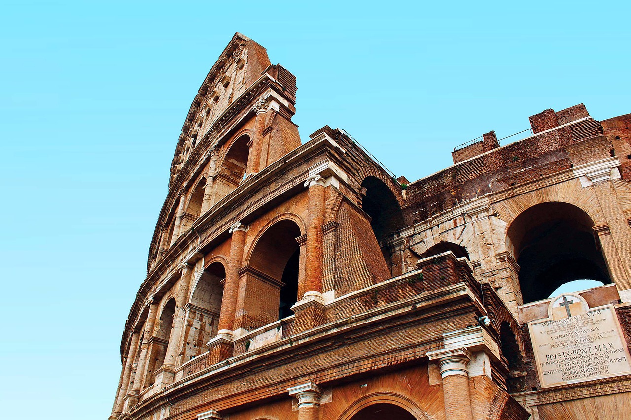 colosseum  architecture  italy free photo