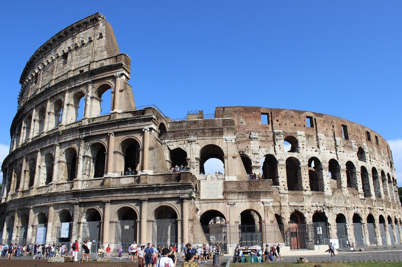 colosseum rome italia free photo