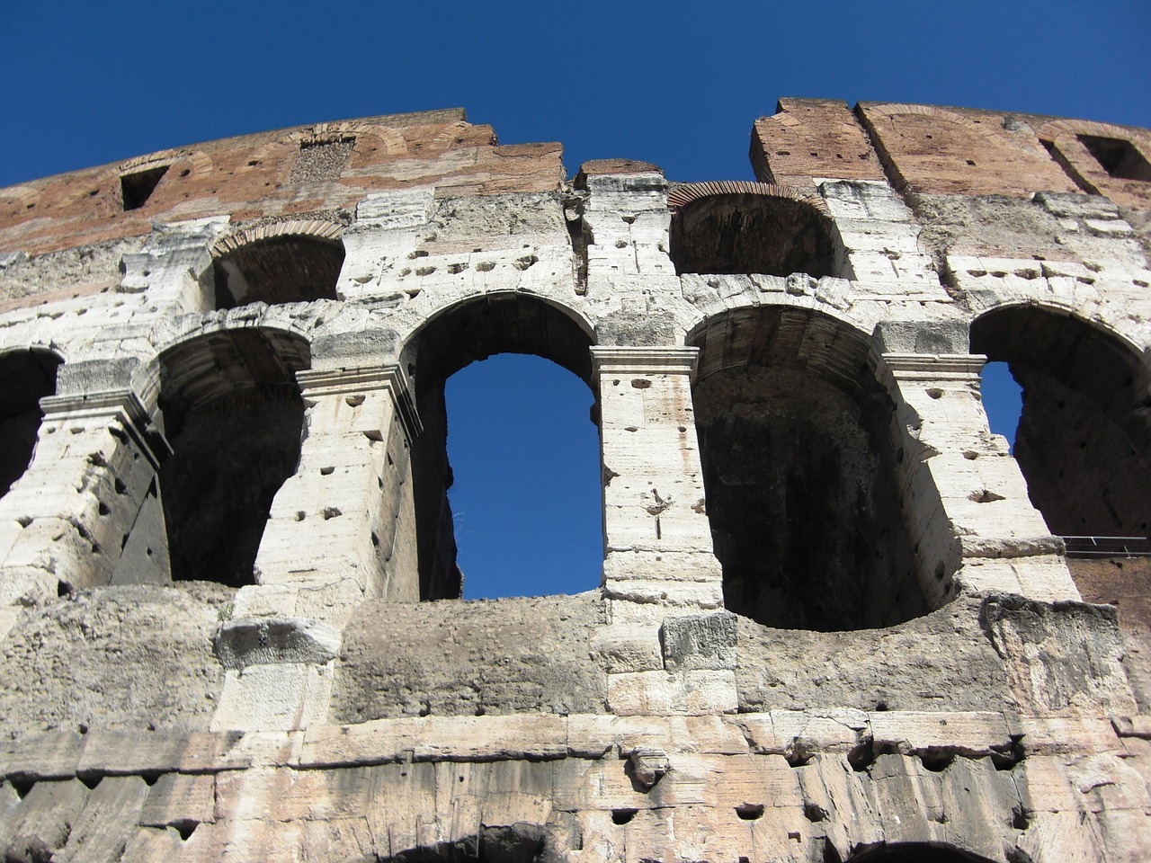 colosseum rome italy free photo