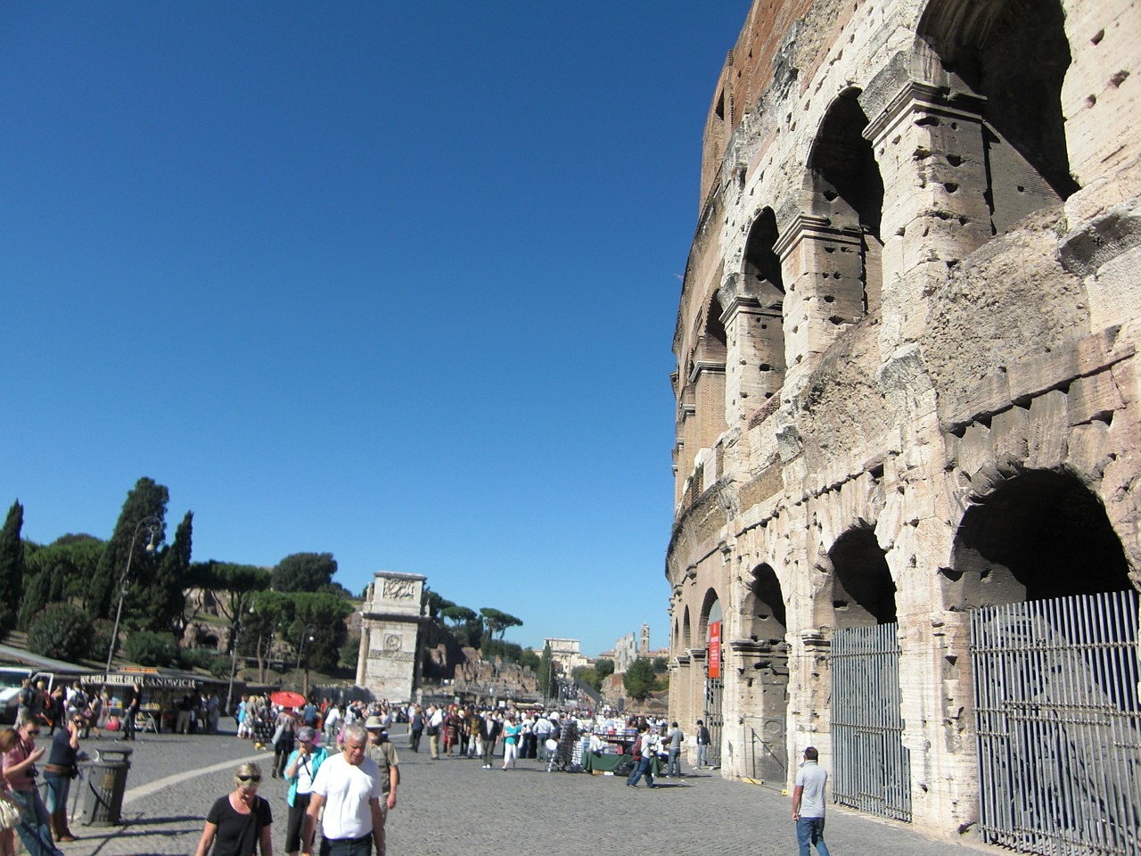 colosseum rome italy free photo