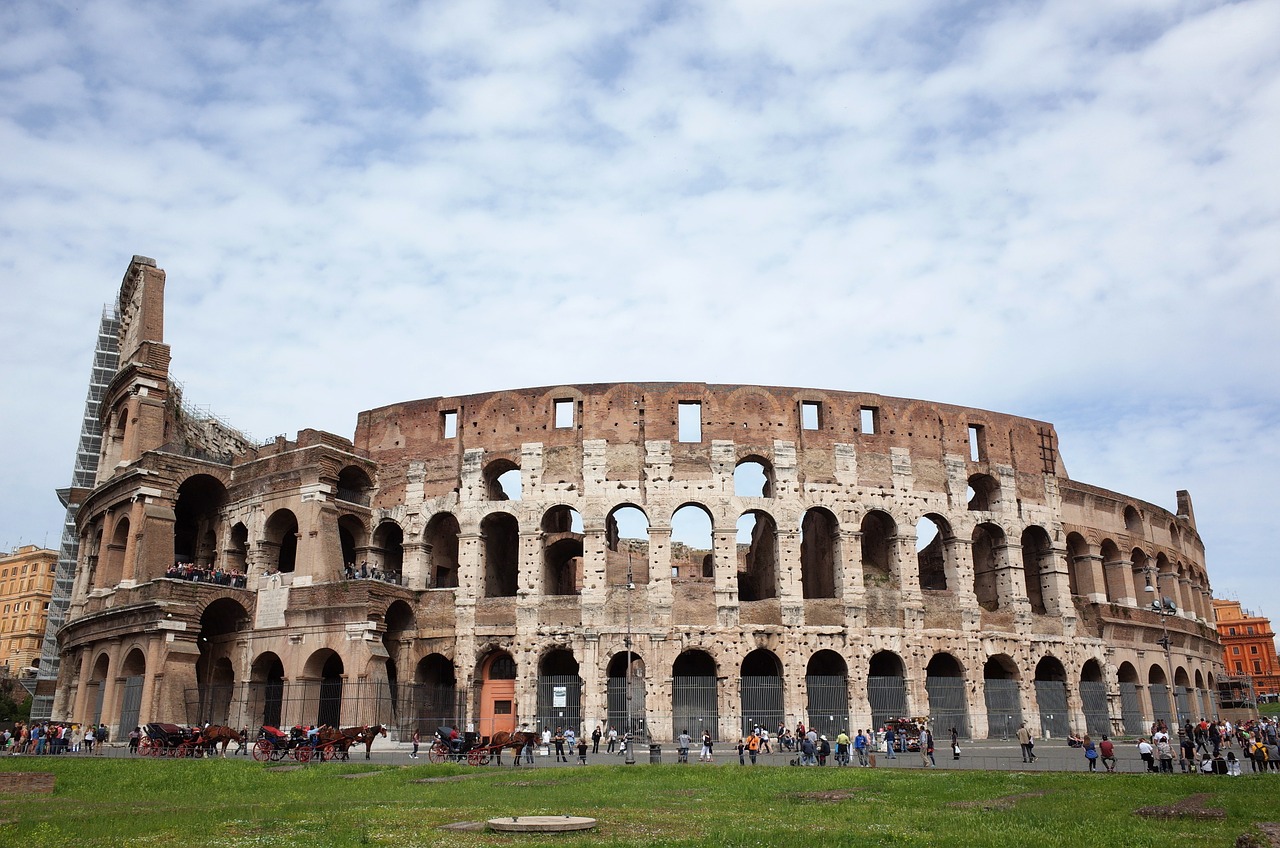 colosseum rome travel free photo