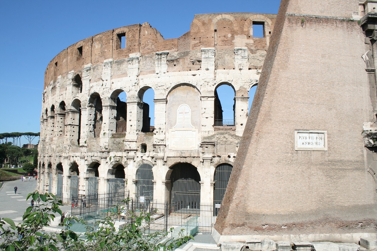 colosseum rome italy free photo