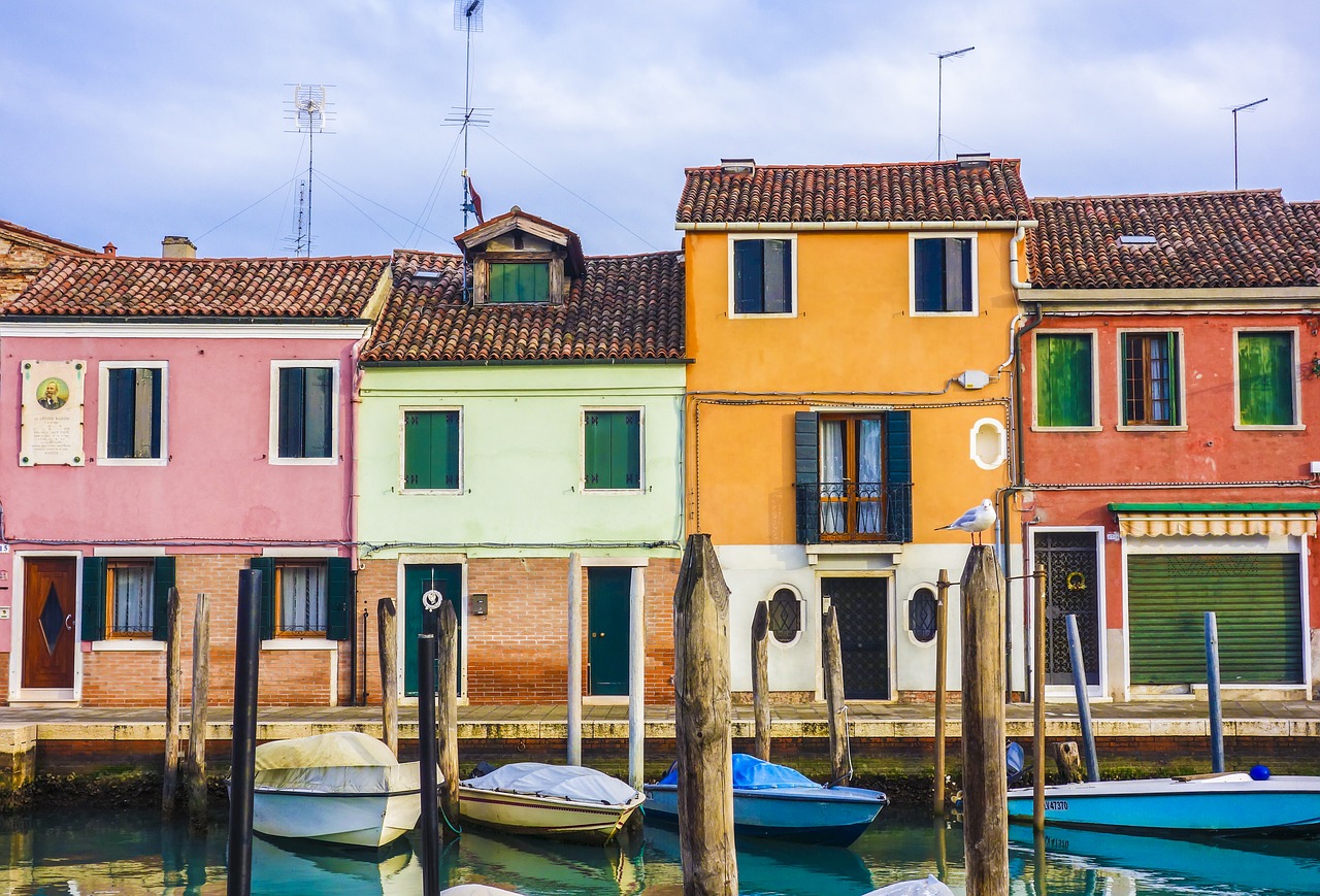 colourful houses homes boats free photo