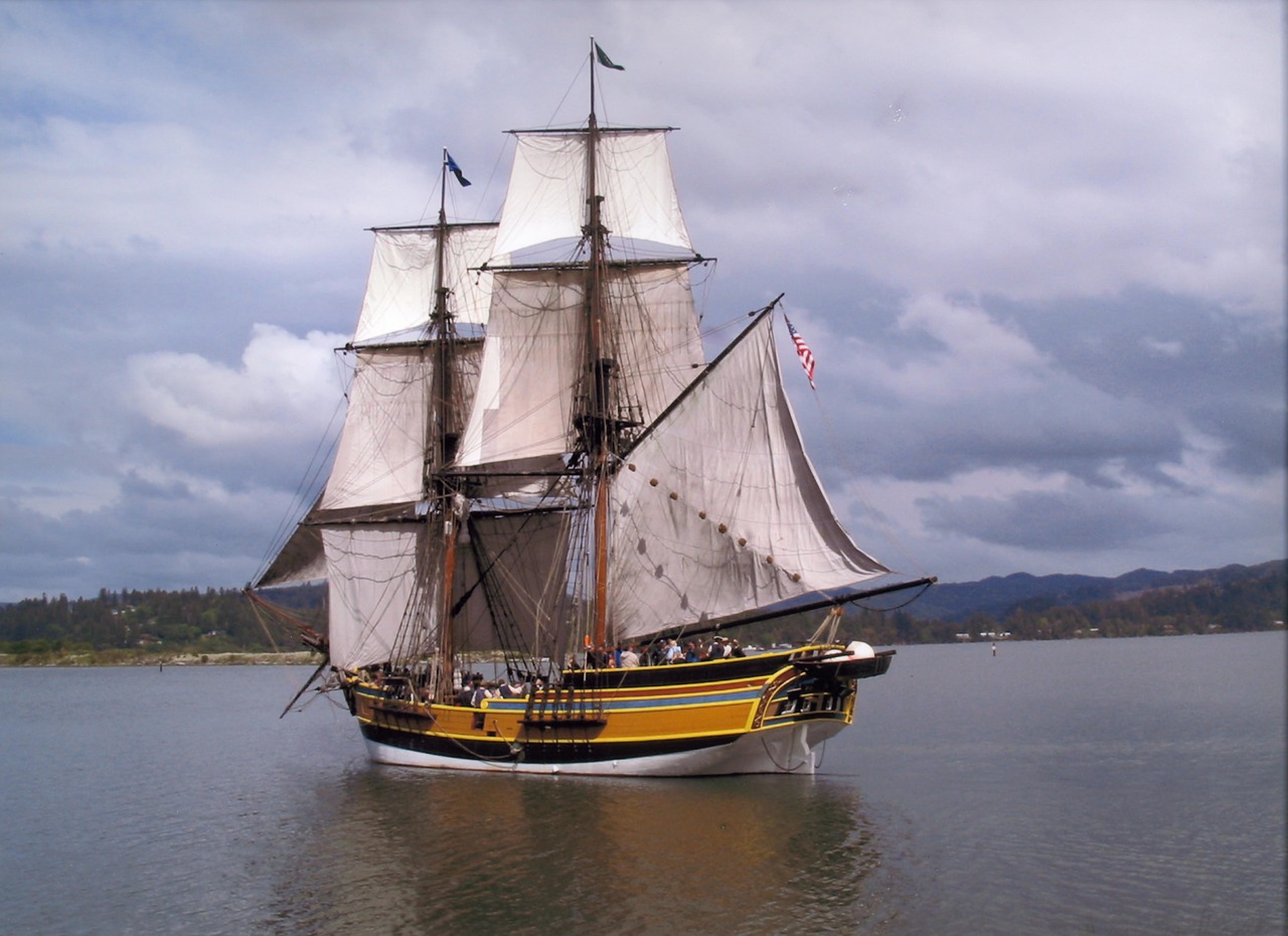 ship columbia river free photo