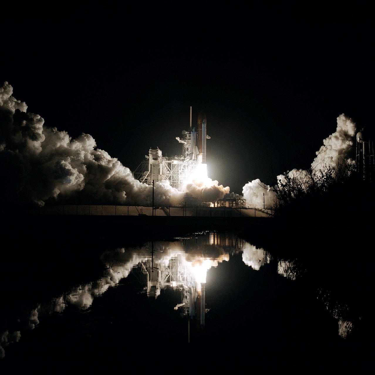 columbia space shuttle launch mission free photo