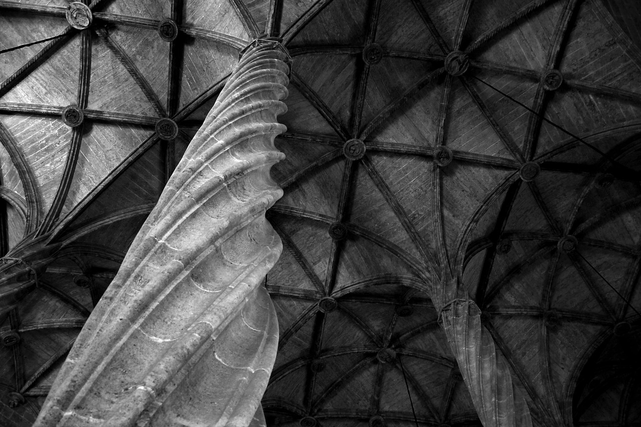 column ceiling church free photo