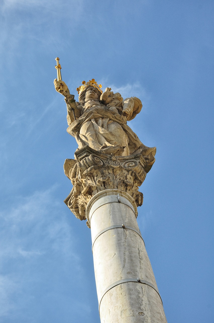 column monument sculpture free photo
