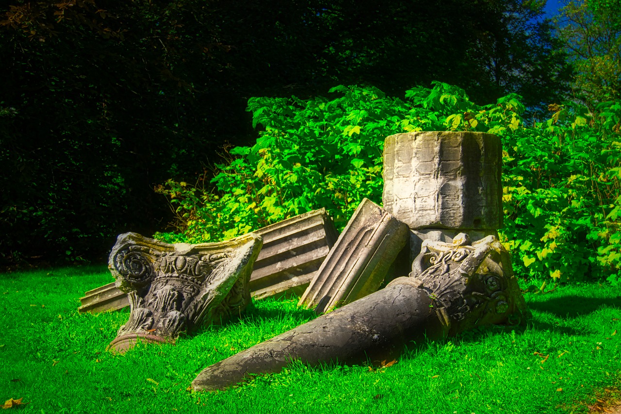 columnar  ruin  debris free photo